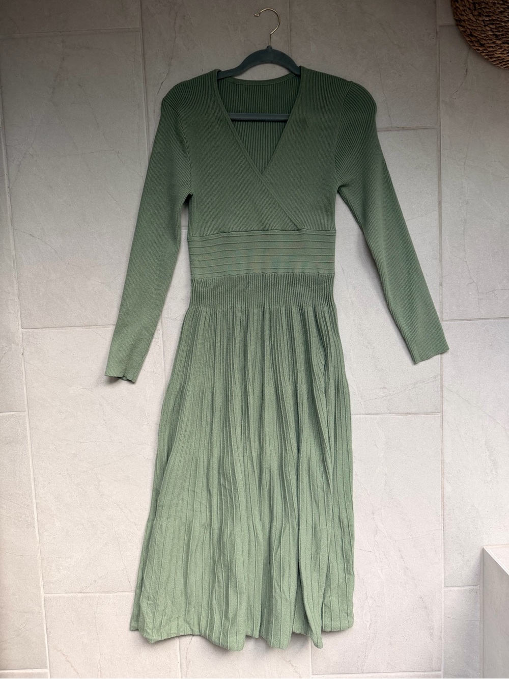 Amazon Knit V-Neck Long Sleeve Midi Dress in Sage Green